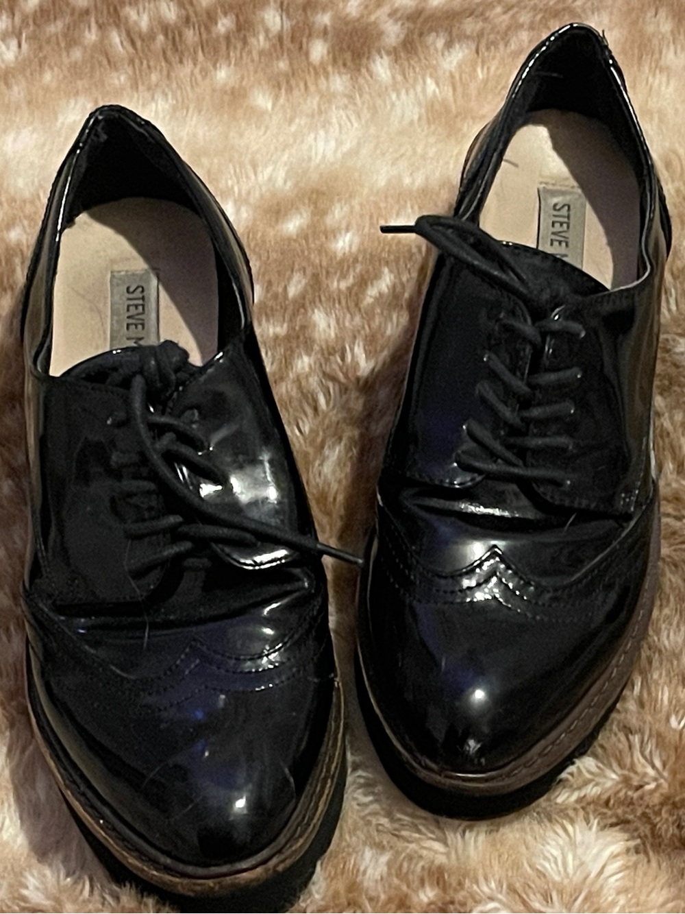 Steve Madden Black Patent Lace-Up Oxford Shoes